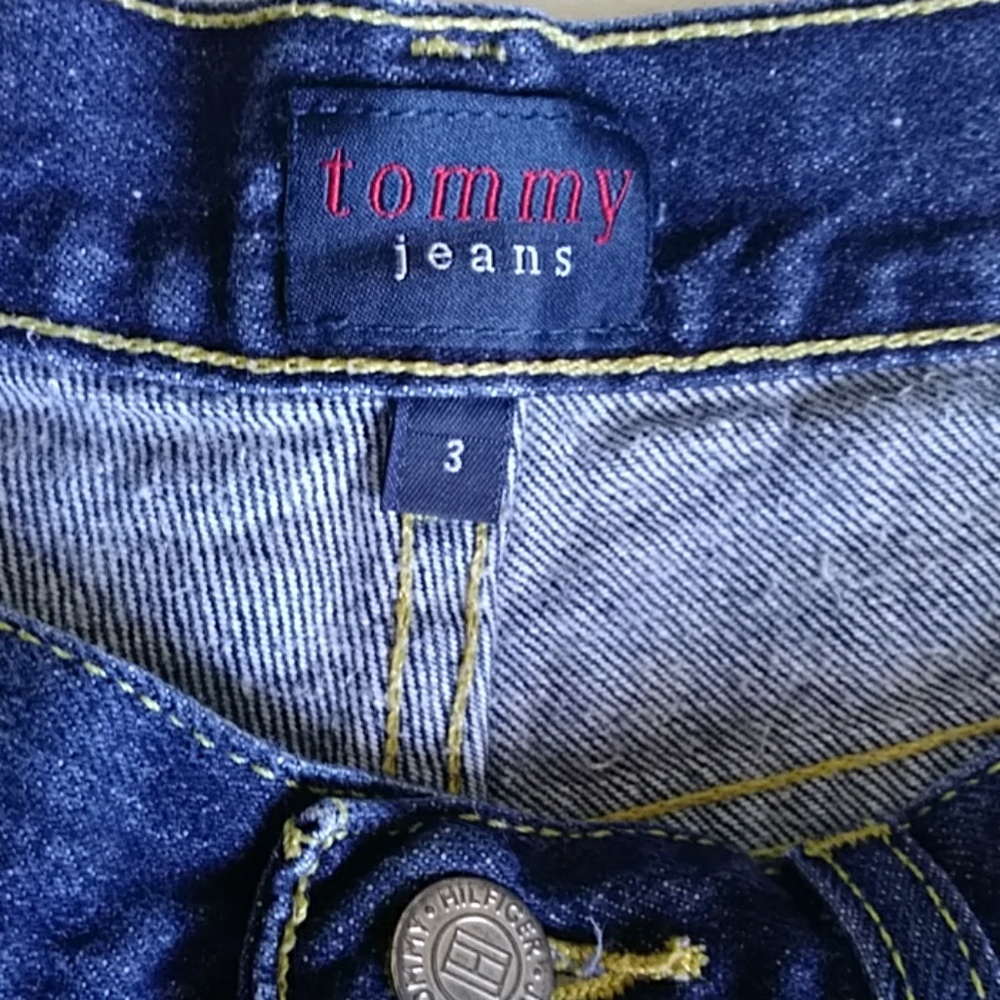 Tommy Hilfiger jean shorts Size 3 - Picture 4 of 8